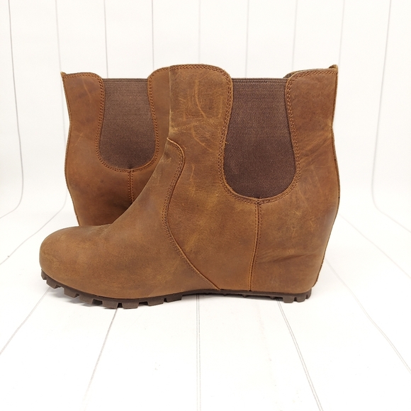 Merrell Leather Wedge Booties - Picture 5 of 12
